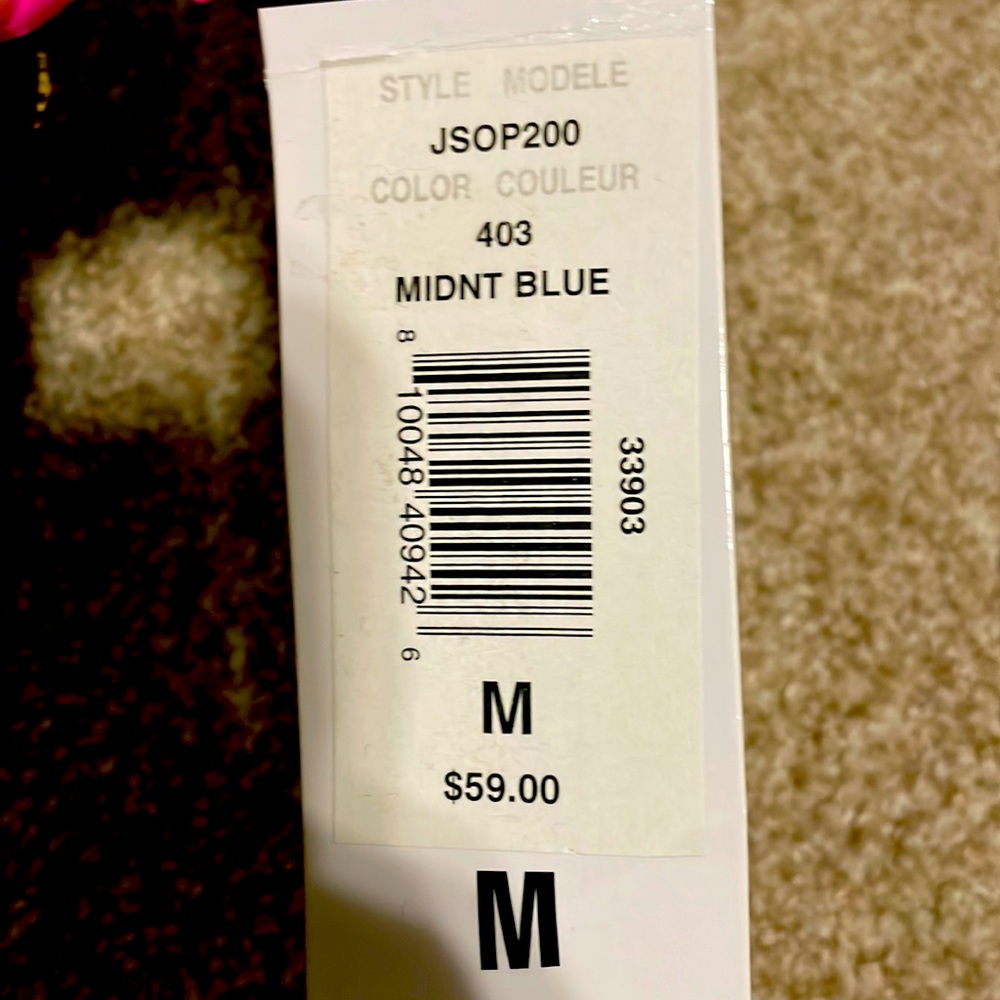 Calessa Deluxe denim 5 pocket jegging Size M with tag, never worn,4 way stretch.